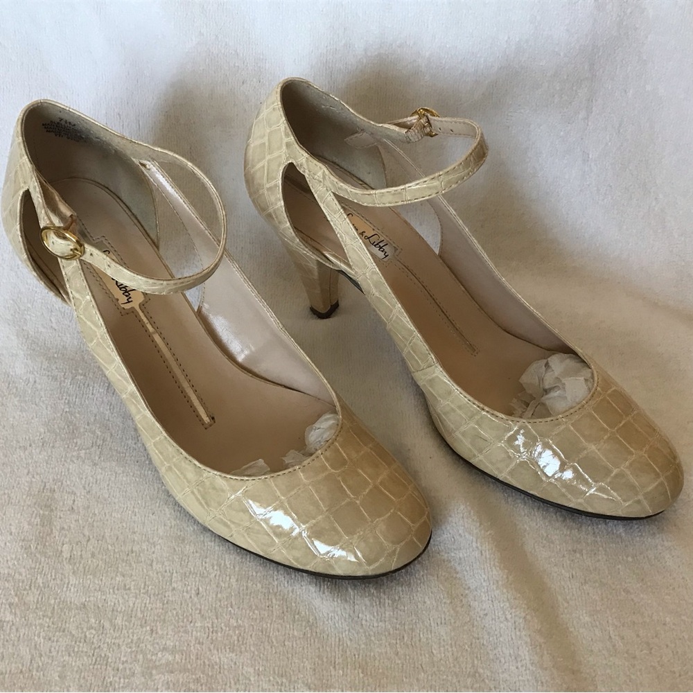 🌼Sam & Libby Shoes 3 1/2 inch heels size 7.5 M beige tan neutral color.